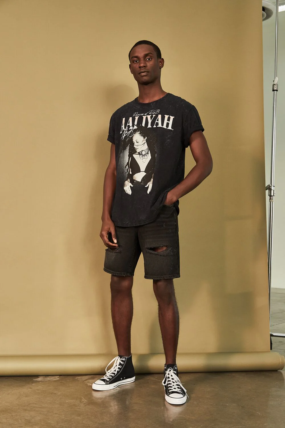 Aaliyah Graphic Oil Wash Tee