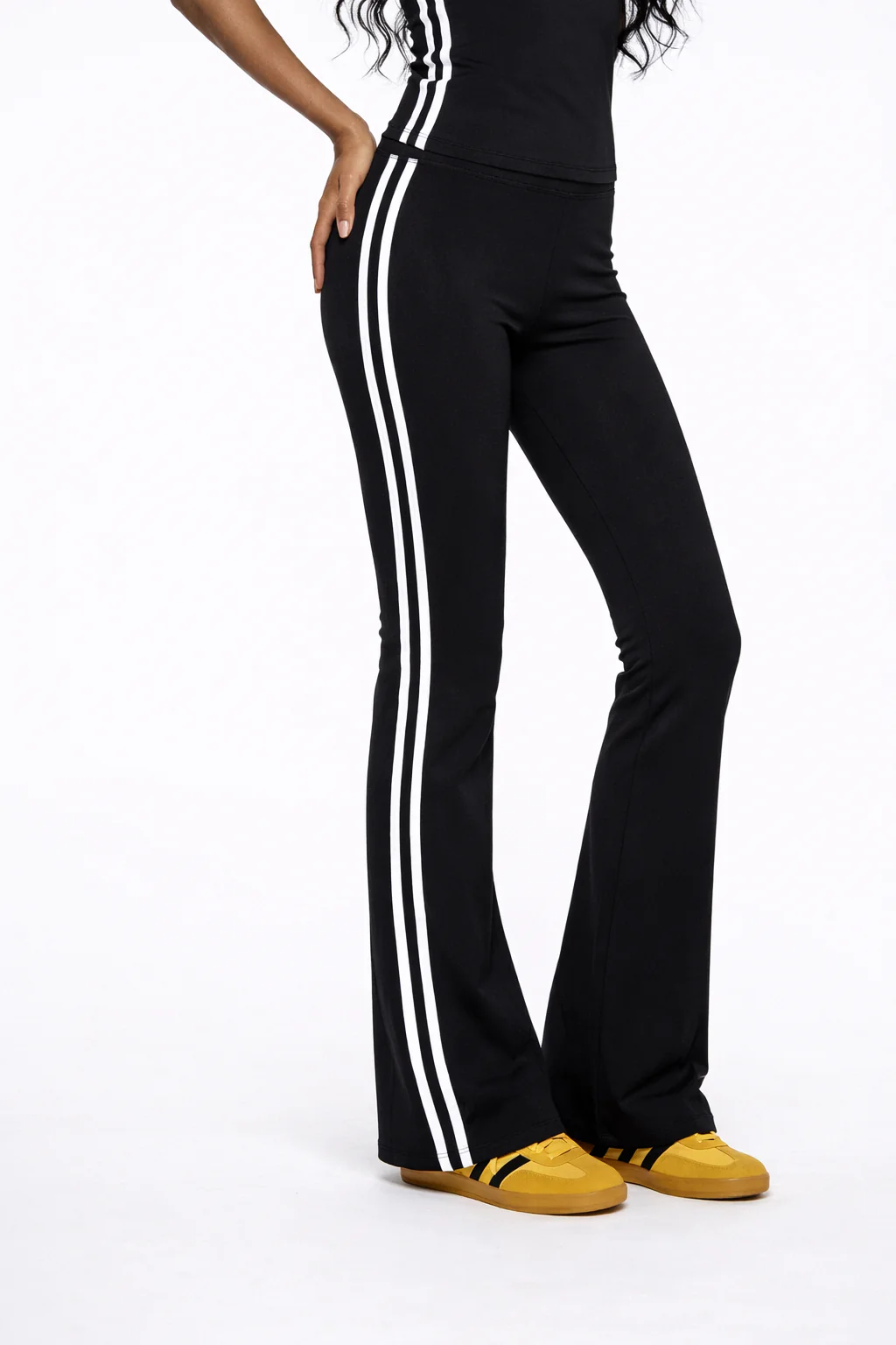 Sporty Chic Flare Pants With Stripes - Image 4